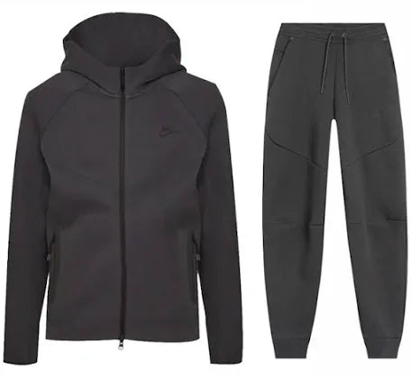 Nike tech set